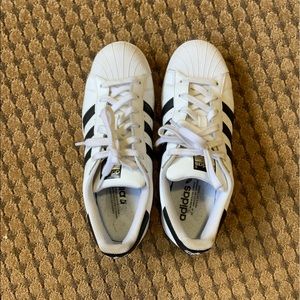 Adidas Superstars women’s 8.5